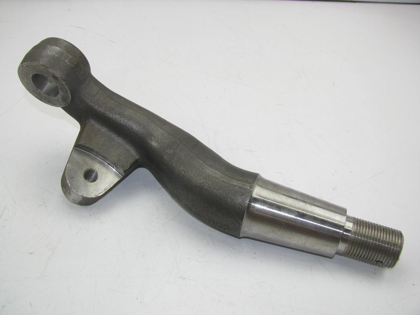 NEW - OUT OF BOX D8HZ-3130-A Right Steering Arm Spindle 1978-1982 CL-CLT900 12M