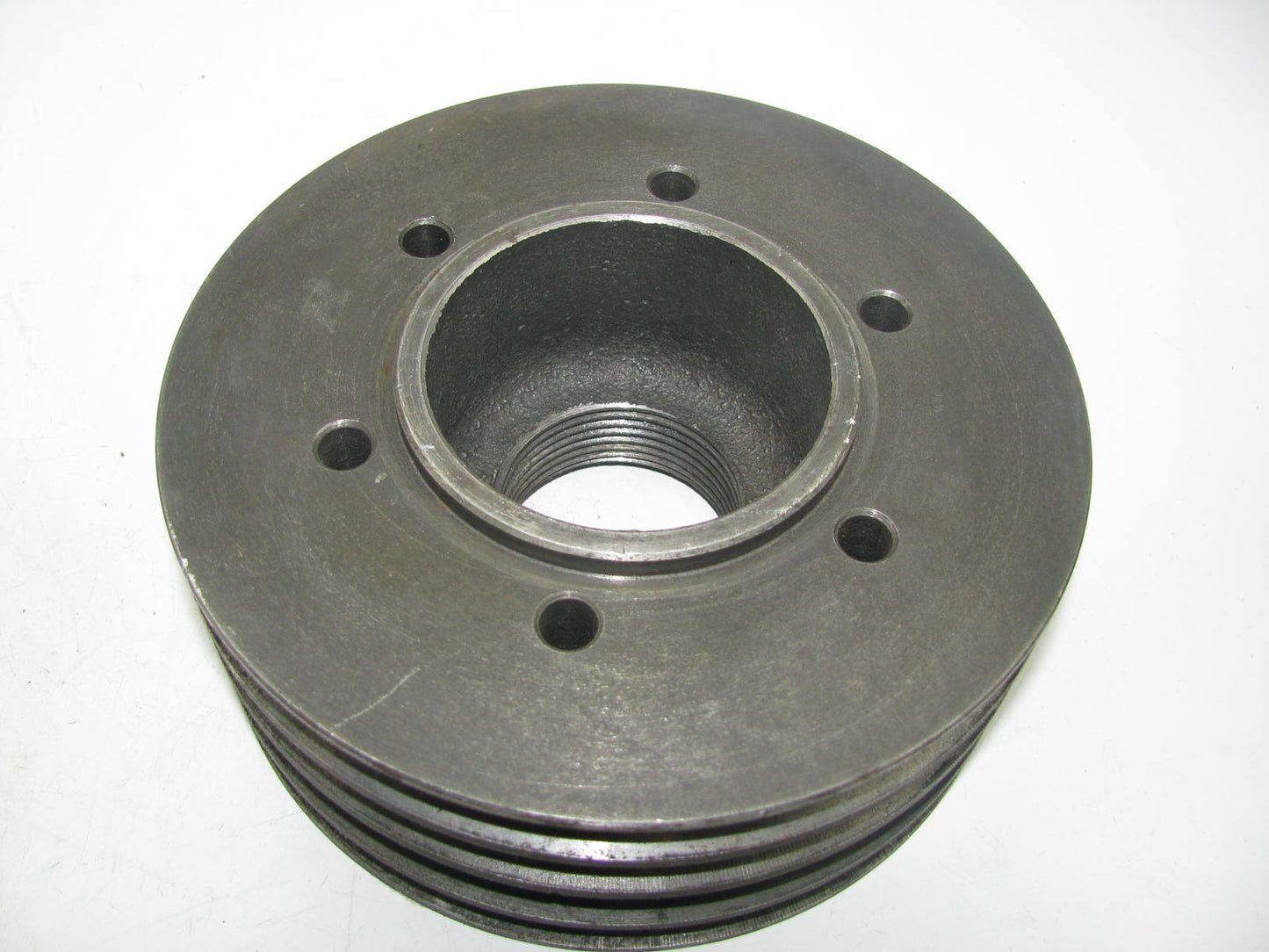 NEW - OUT OF BOX FORD D8HZ-6A312-A Crankshaft Pulley 1978-1979 C-C700/800 3208