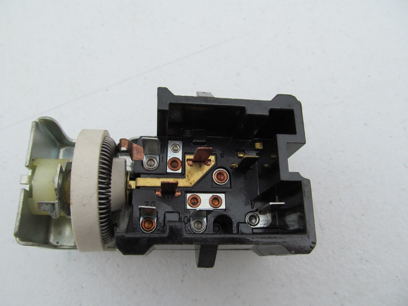 NEW - OUT OF BOX - OEM Ford D9AB-11654-BA  Headlight Headlamp Switch