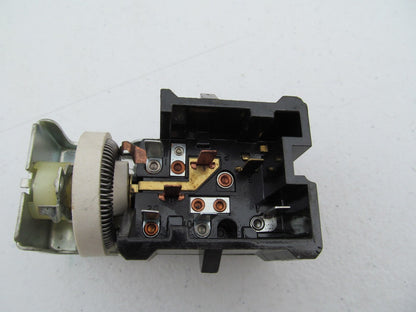 NEW - OUT OF BOX - OEM Ford D9AB-11654-BA  Headlight Headlamp Switch