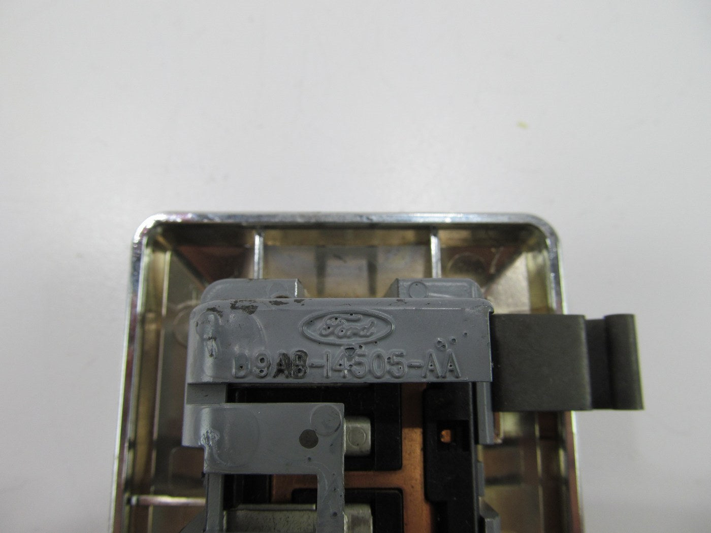 NEW - OUT OF BOX - OEM Ford D9AB-14505-AA Power Window Switch 80-86 Mustang