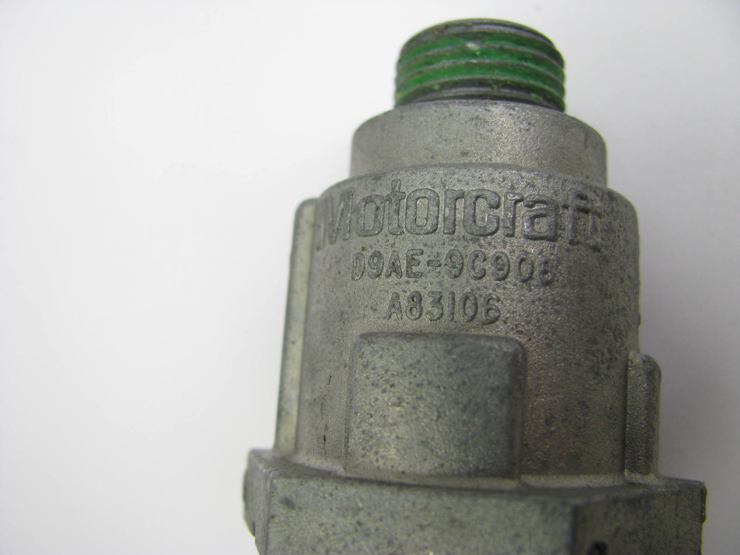 NEW - OUT OF BOX FORD D9AE-9C908-A Carburetor Variable Venturi Feedback Actuator