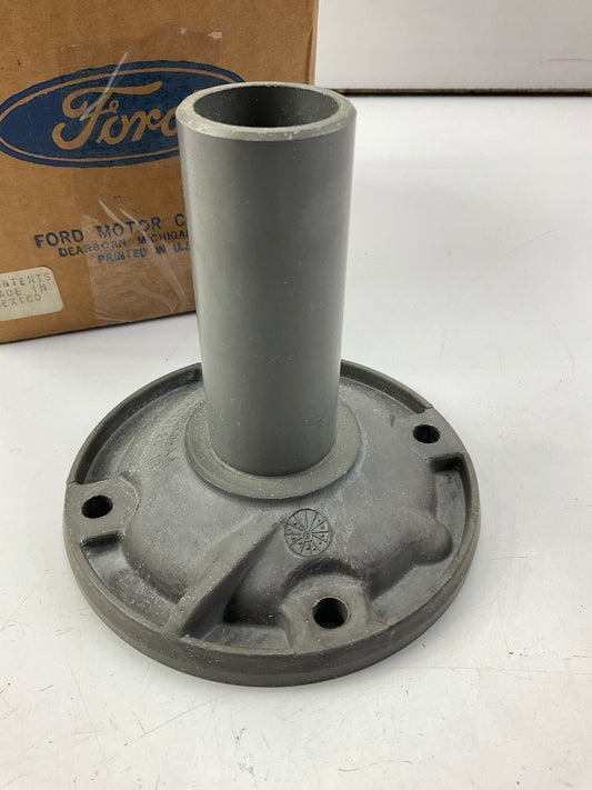 NOS OEM Ford D9BR-7050-AA Front Bearing Retainer Toploader Impostor D9BZ-7050-A