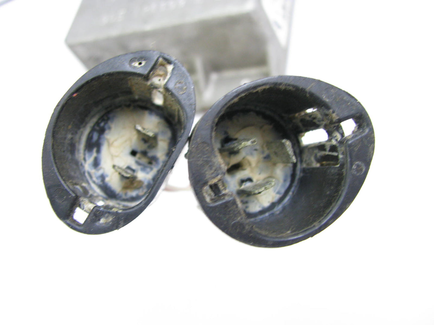 NEW - OUT OF BOX - OEM FORD Ignition Control Module Genuine D9DE-12A199-B1B