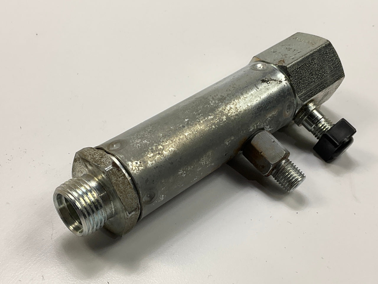 NEW - OUT OF BOX MOTORCRAFT D9LY-19D580-A A/C POA Suction Throttling Valve