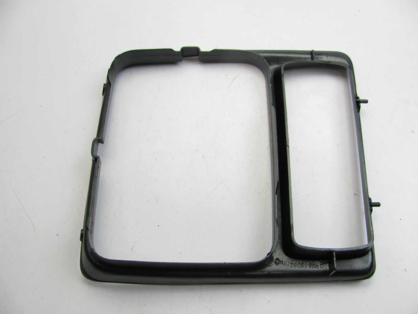 NEW - 1984-1991 Ford E-150 E-250 E-350 Van Headlight Headlamp Door - Front Right