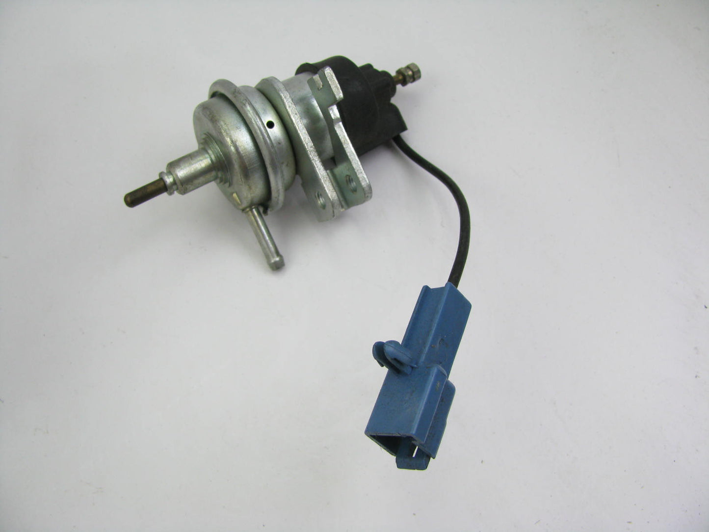NEW UNBOXED Ford D9ZZ-9D856-A Carburetor Idle Stop Solenoid 1979 Mustang 302 V8