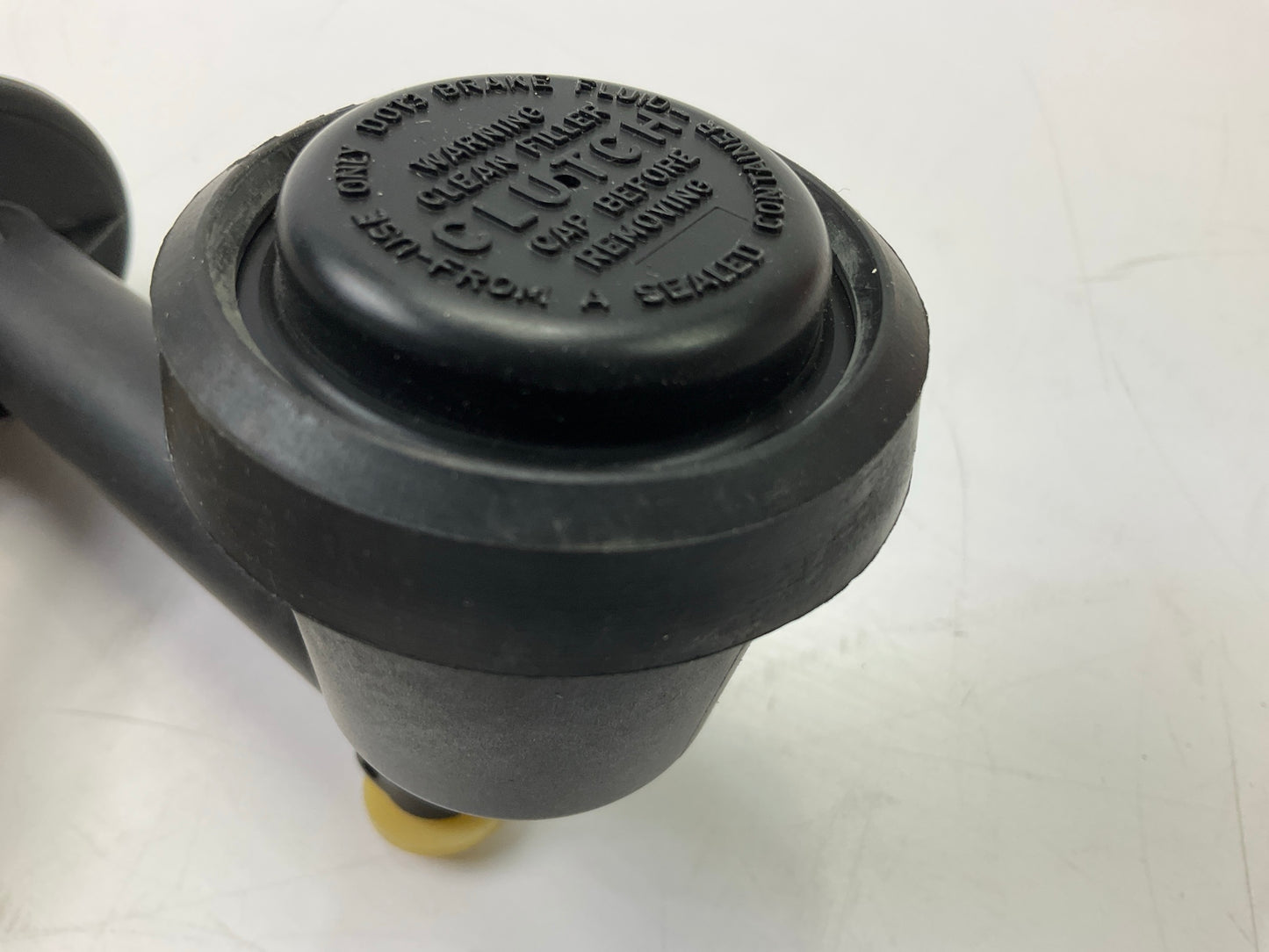 NEW - OUT OF BOX DB07AF605A Clutch Master Cylinder