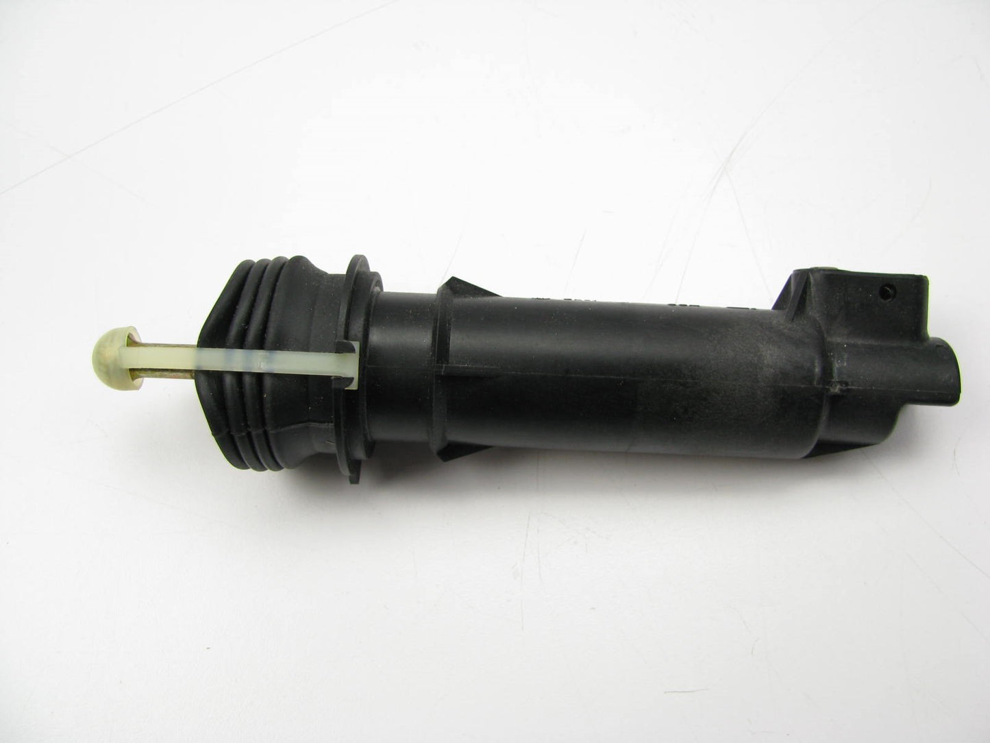 NEW - OUT OF BOX - OEM Ford DB07ML009A Clutch Slave Cylinder E3TZ-7A564-D