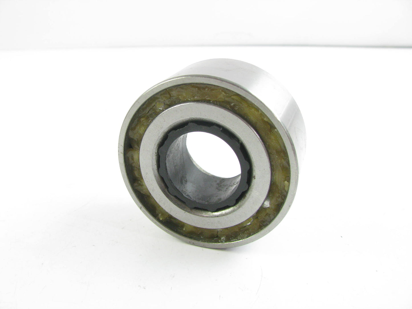 NEW - OUT OF BOX - NTN DE0769 Front Wheel Bearing