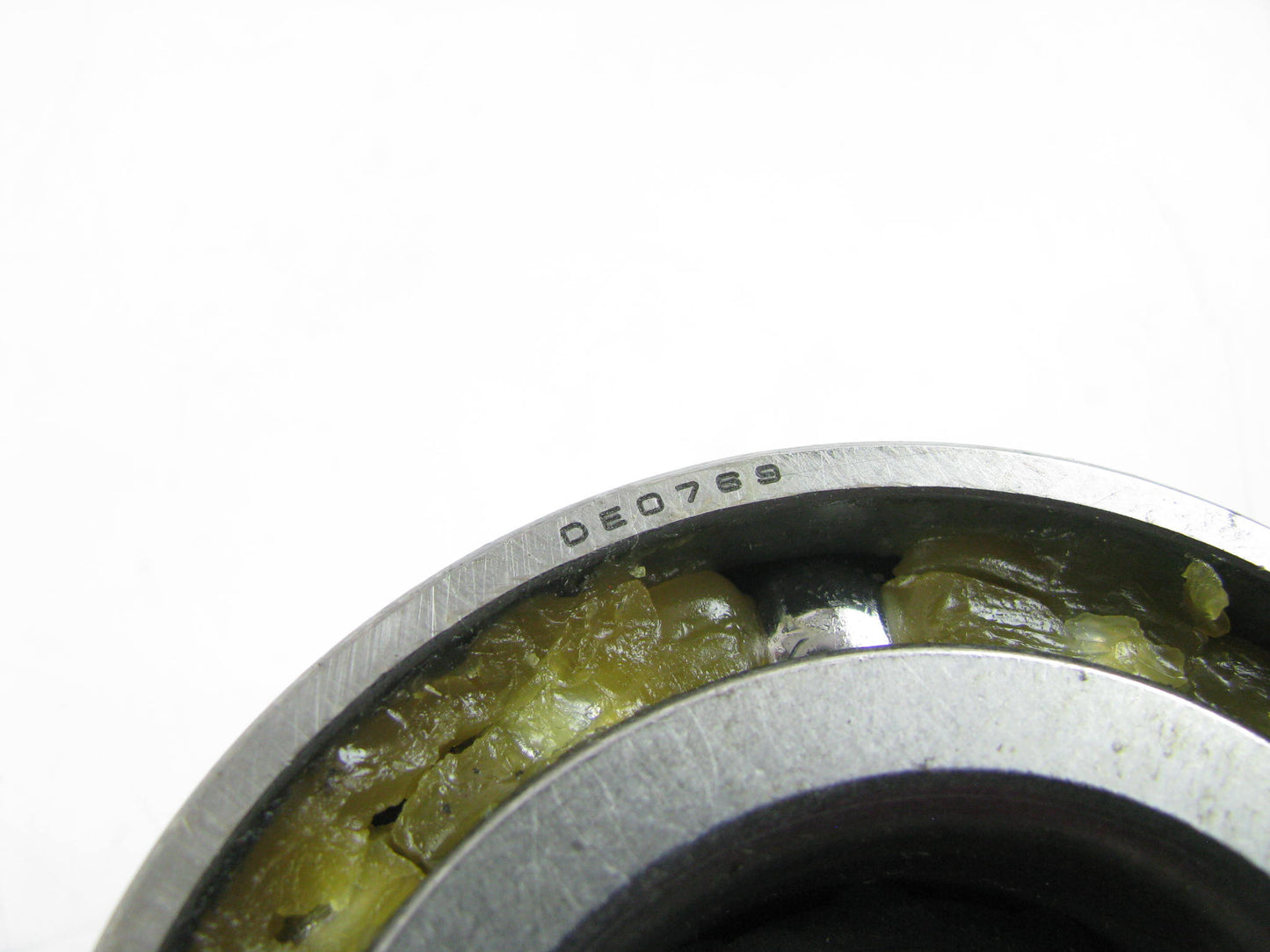 NEW - OUT OF BOX - NTN DE0769 Front Wheel Bearing