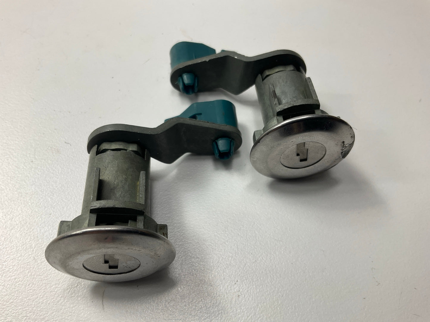 NEW - OUT OF BOX - DL-17 Chrome Door Lock Kit With Keys