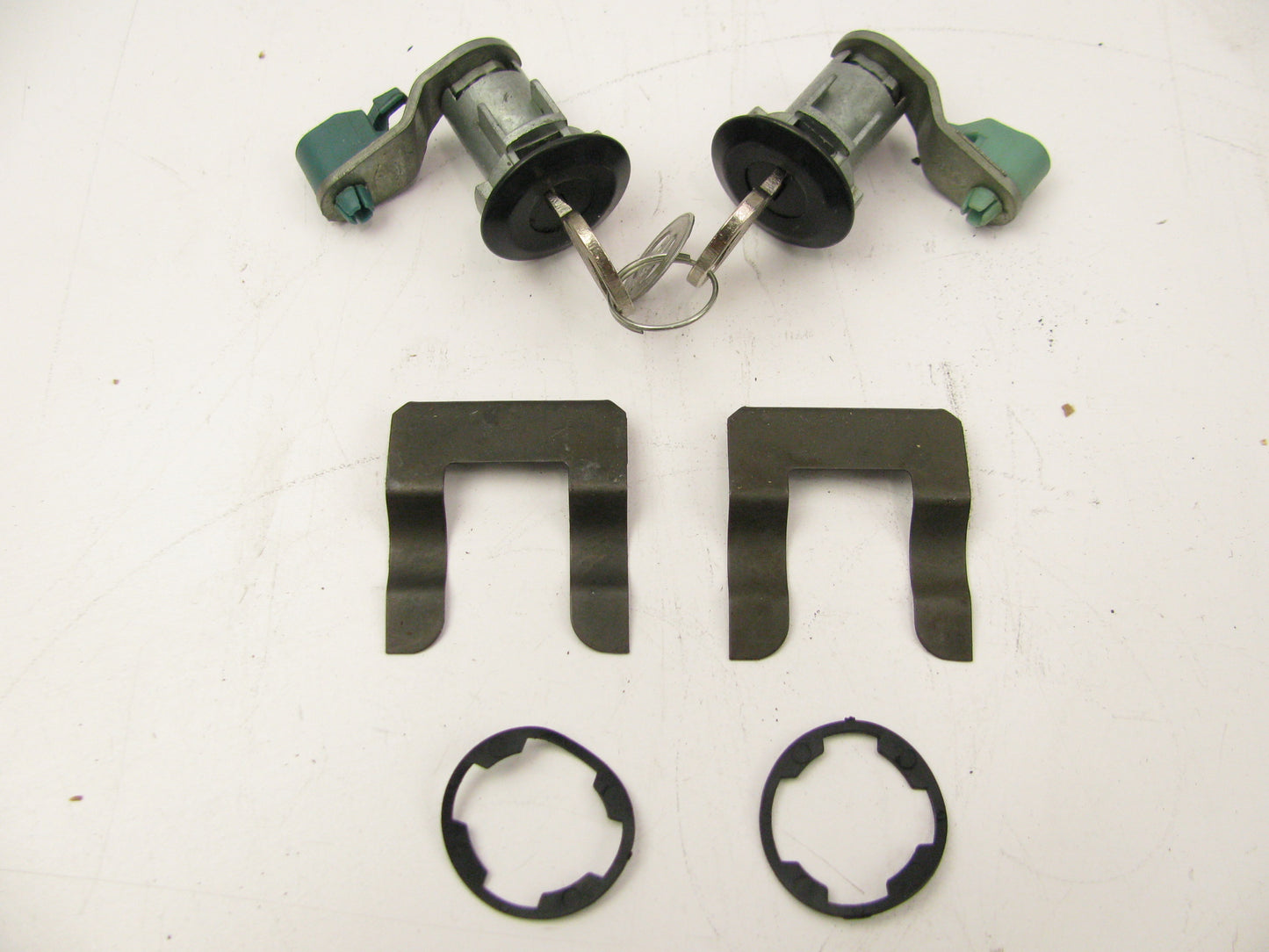 NEW - OUT OF BOX DL1520 Front Door Lock Cylinder & Key Set