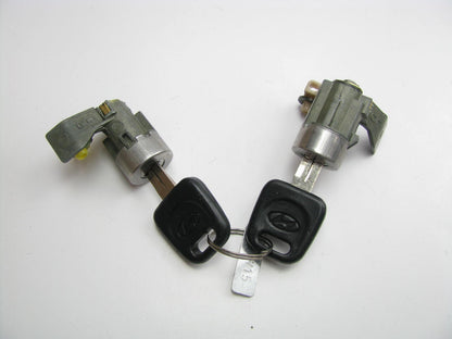 New OUT OF BOX Door Lock Set W/ 2 Keys For 89-94 Hyundai Sonata DL39