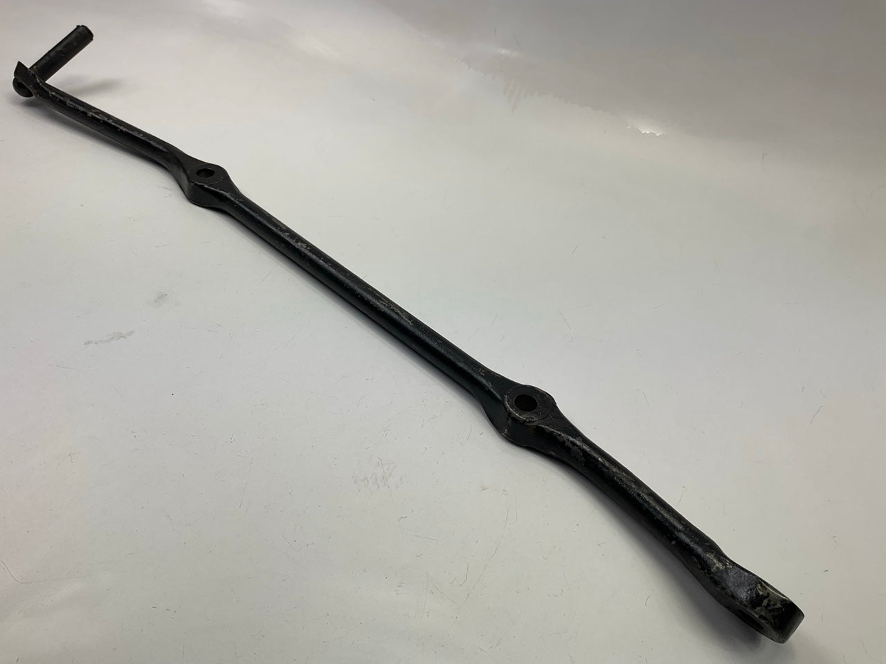 NEW - UNBOXED DL744 Steering Center Drag Link