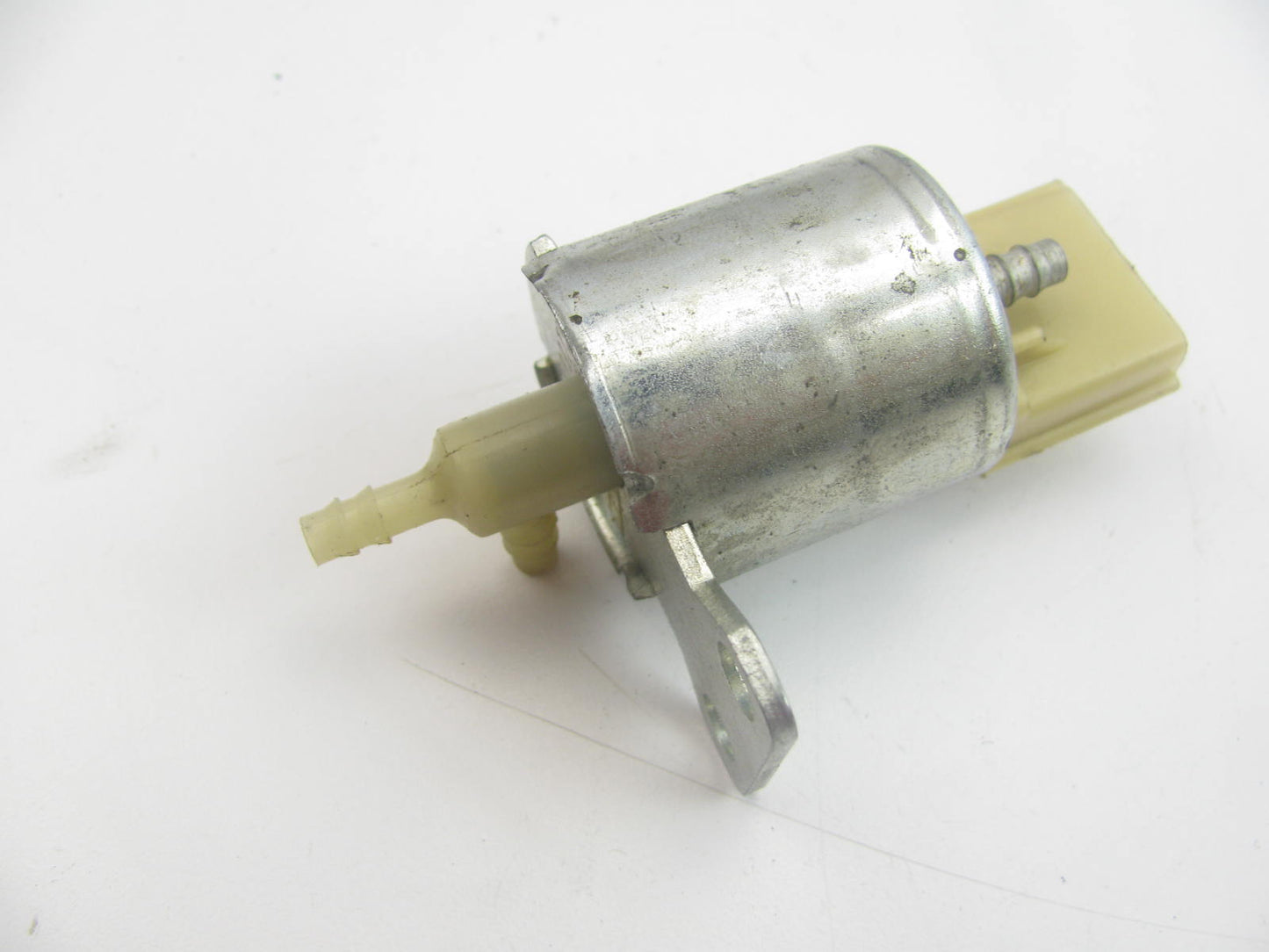 NEW - OUT OF BOX - GENUINE OEM GM 1997502 Vapor Canister Purge Valve 1980 231 V6