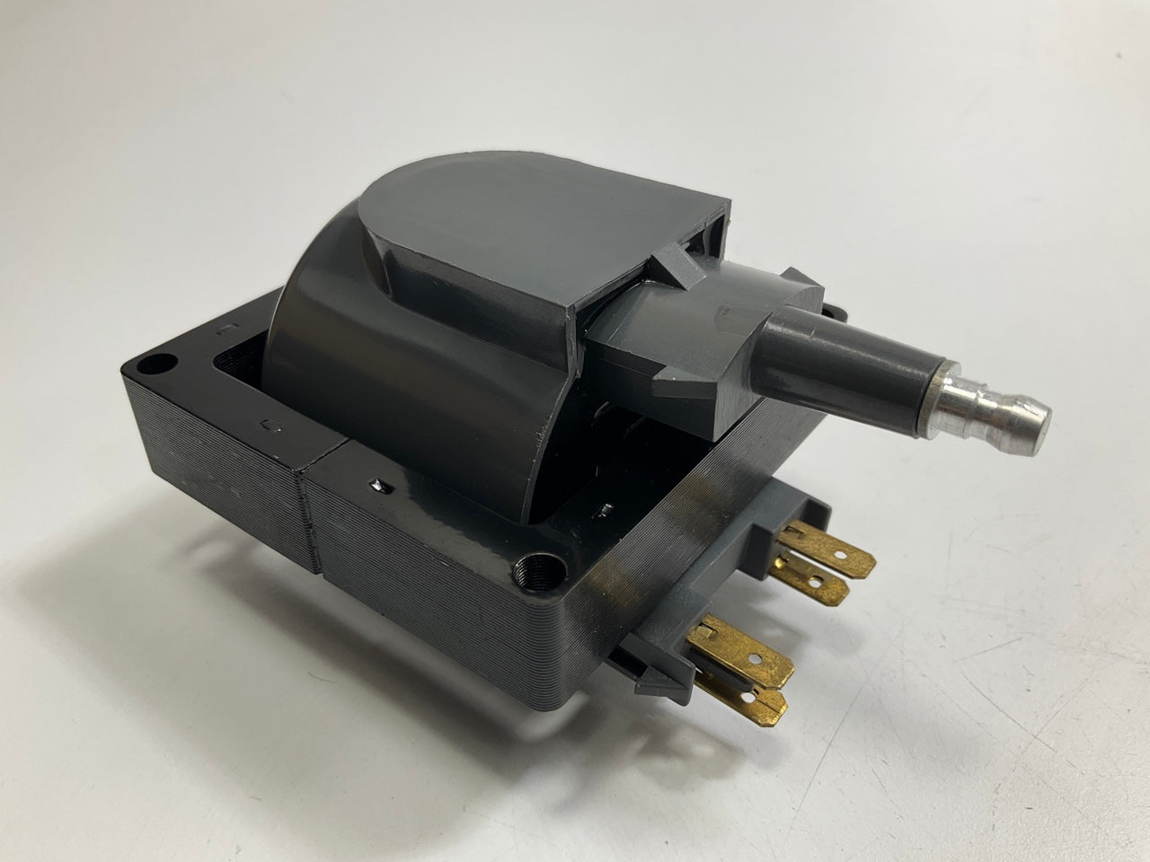 NEW - OUT OF BOX  Ignition Coil DR35