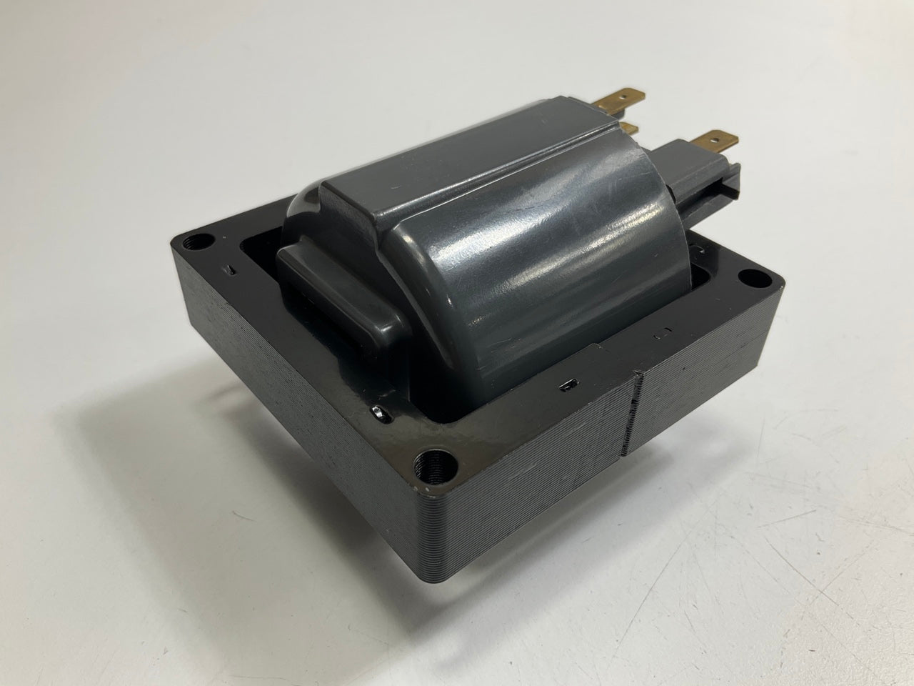 NEW - OUT OF BOX  Ignition Coil DR35