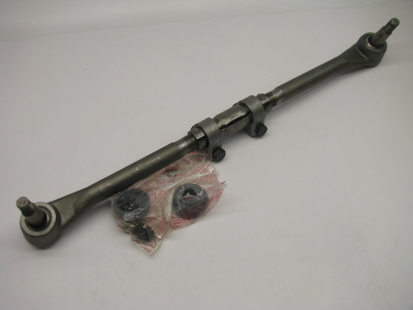 NEW - OUT OF BOX DS1065 Steering Center Drag Link