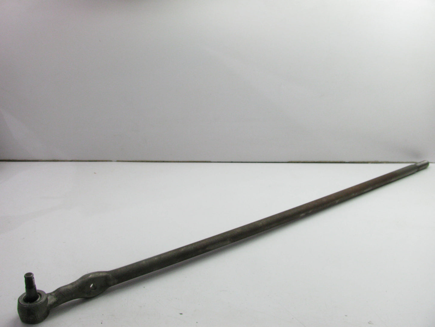 MISSING RUBBER BOOT - DS893 Left Outer Center Link Drag Link (4WD ONLY)