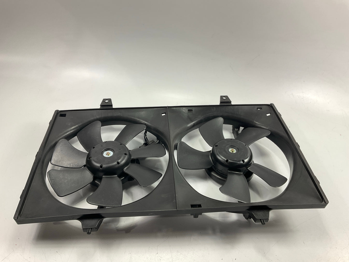 DSM1089AA NEW AFTERMARKET Dual Cooling Radiator Fan For 1995-1999 Nissan Maxima