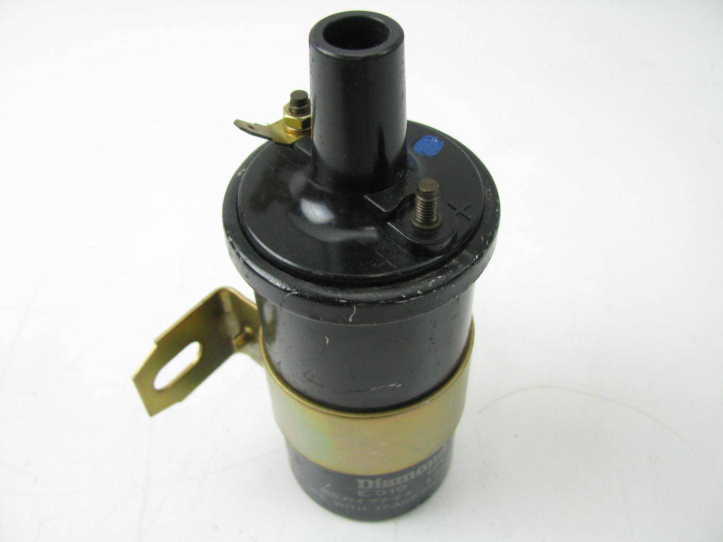 NEW - OUT OF BOX - Diamond E019 Ignition Coil W/ Mounting Bracket