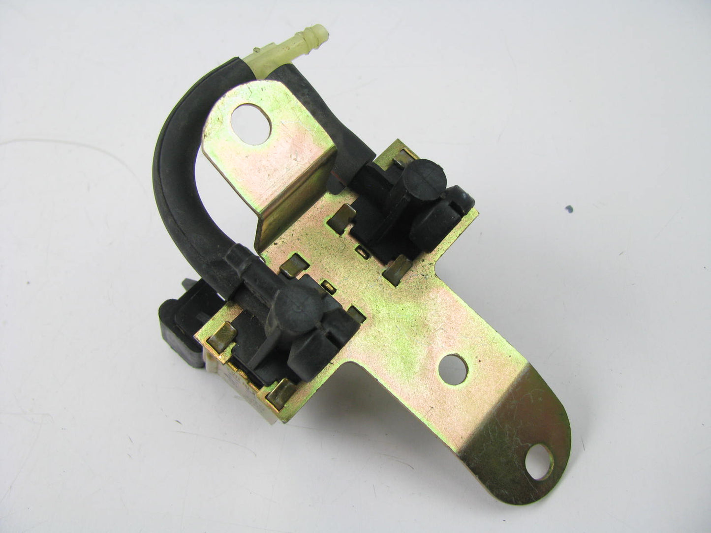NEW - OUT OF BOX - OEM Ford E0AE-9D474-C2A EGR Vacuum Valve Solenoid