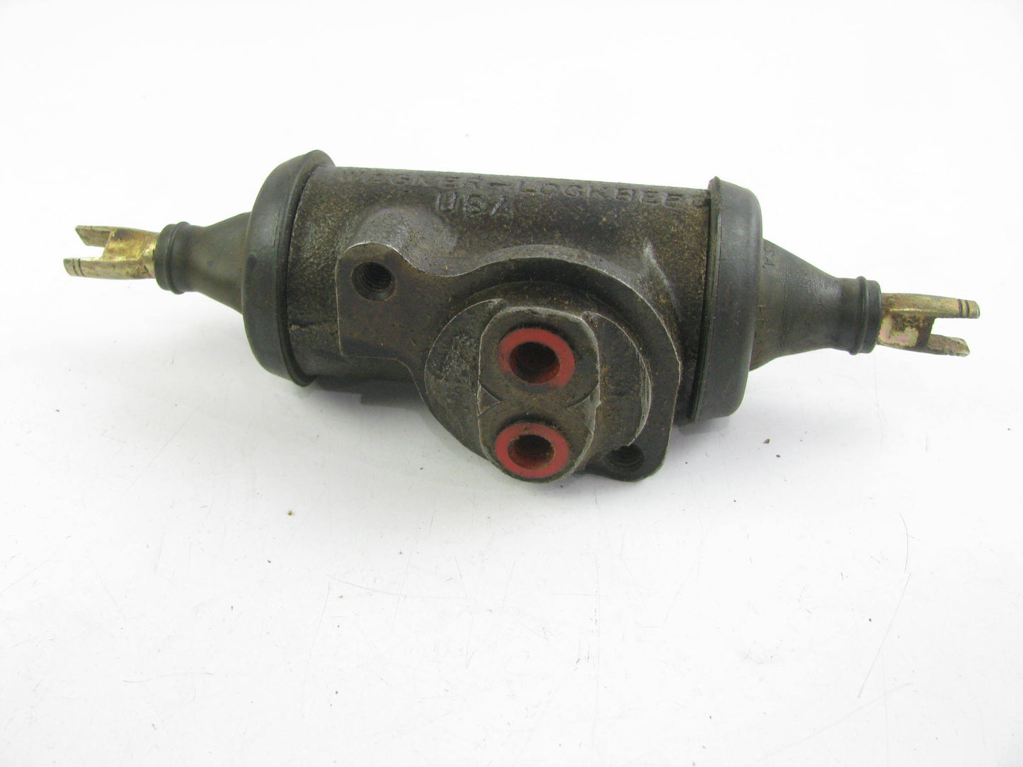 NEW - OUT OF BOX FORD E0HZ-2261-A Rear Drum Brake Wheel Cylinder