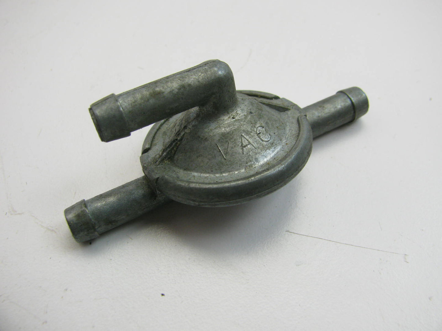 NEW - OUT OF BOX FORD  E0LB-13B064-BA Vacuum Control Check Valve - E0LY-13B064-A