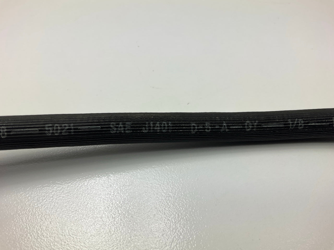 NEW - OUT OF BOX - OEM FORD E0TA-2078-BB Front Right Brake Hose