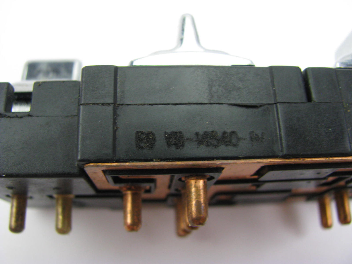 NEW - OUT OF BOX E0VB-14540-BA Front Left Door Power Window Switch E0VY-14529-C