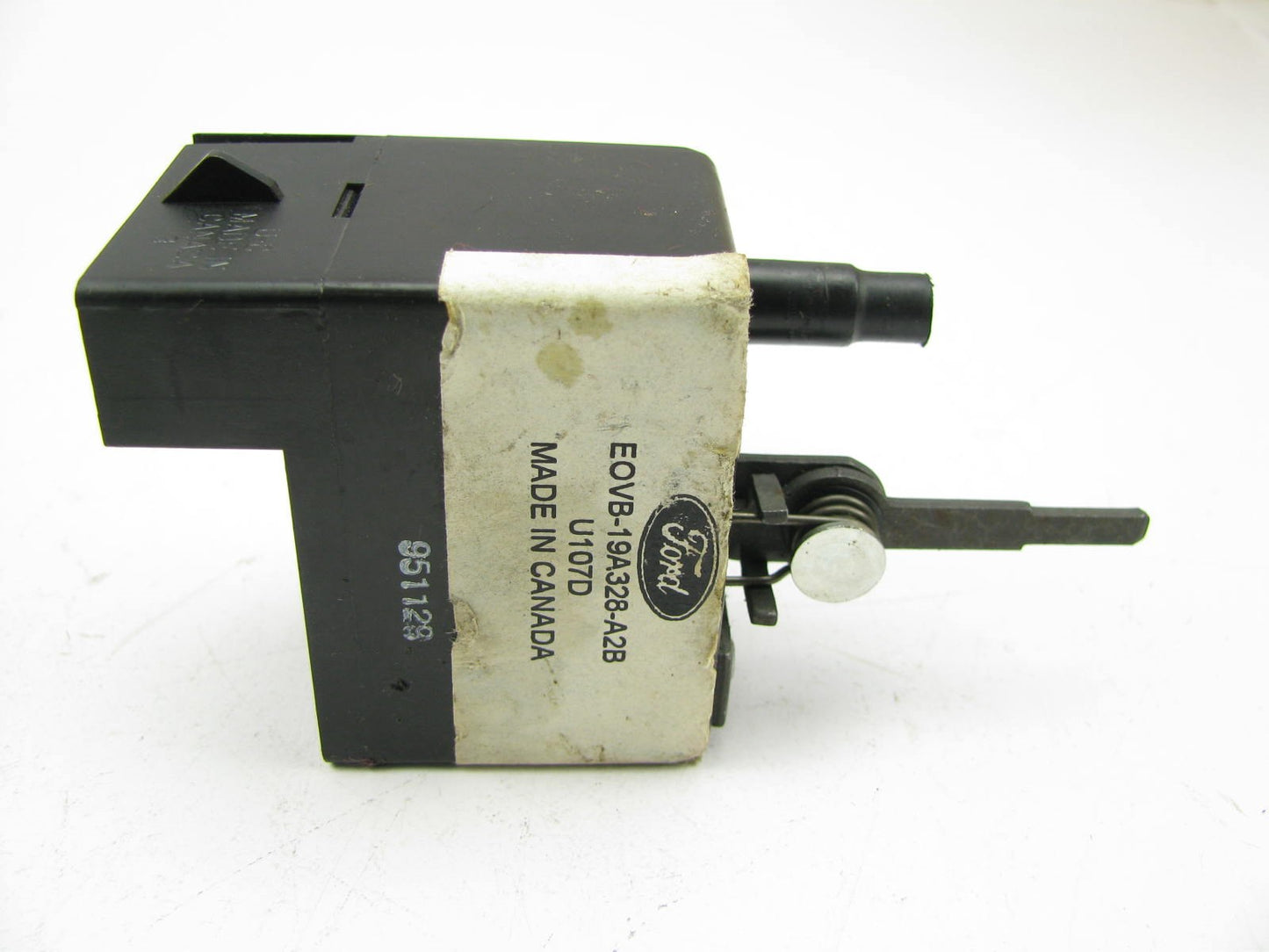 NEW - OUT OF BOX - OEM Ford E0VB-19A328-A2B Rear Defrost Control Switch