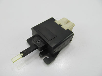 NEW - OUT OF BOX FORD E1EB-19A328-A1B Rear Window Defroster Defogger Switch