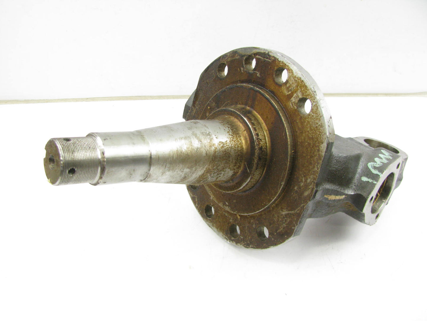 NEW - OUT OF BOX FORD E1HT-3106E-A Front Left Spindle 1975-82 L-Series 12M Axle