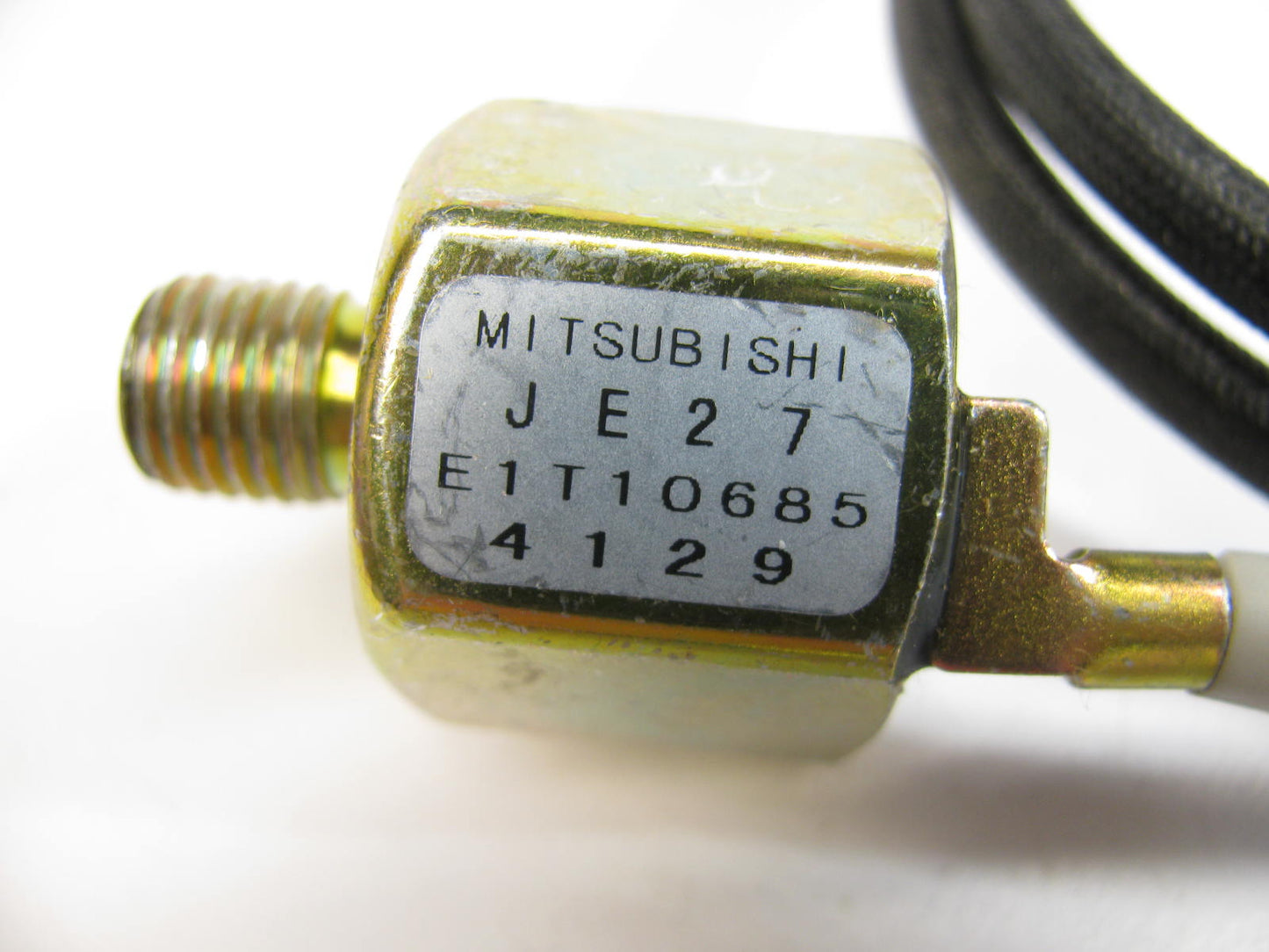 NEW - OUT OF BOX E1T10685 Ignition Knock Detonation Sensor 90-91 Mazda 929 3.0L