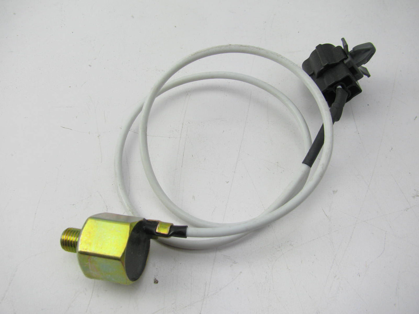 NEW - OUT OF BOX E1T14671 Left Ignition Knock Sensor For 1992-93 Mazda 929 3.0L