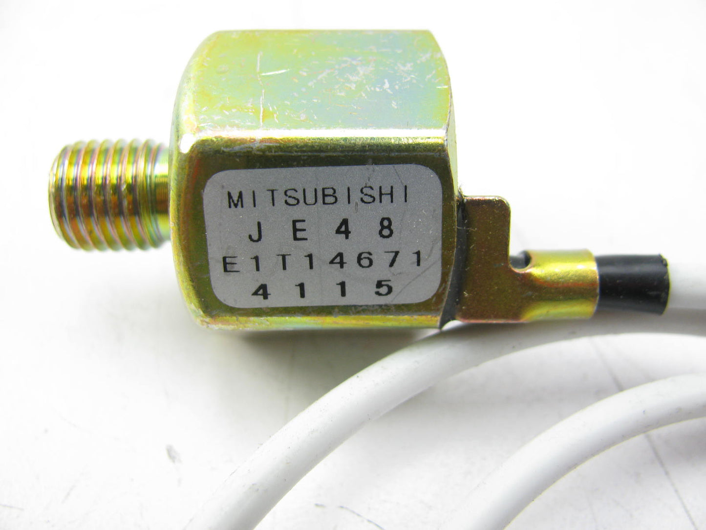 NEW - OUT OF BOX E1T14671 Left Ignition Knock Sensor For 1992-93 Mazda 929 3.0L