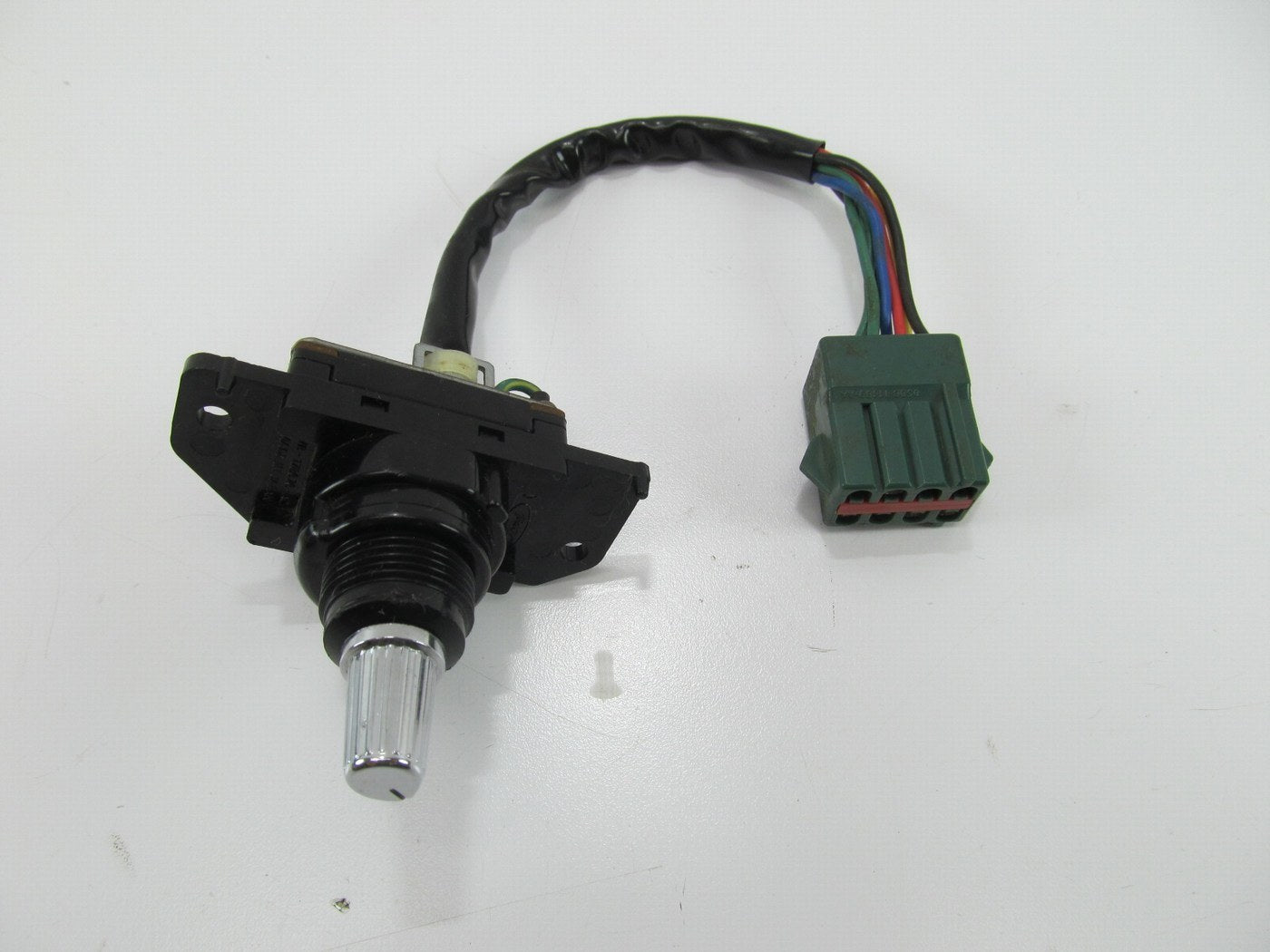 NEW - OUT OF BOX - OEM Ford E1VB-17B676-AC  Power Mirror Adjust Switch