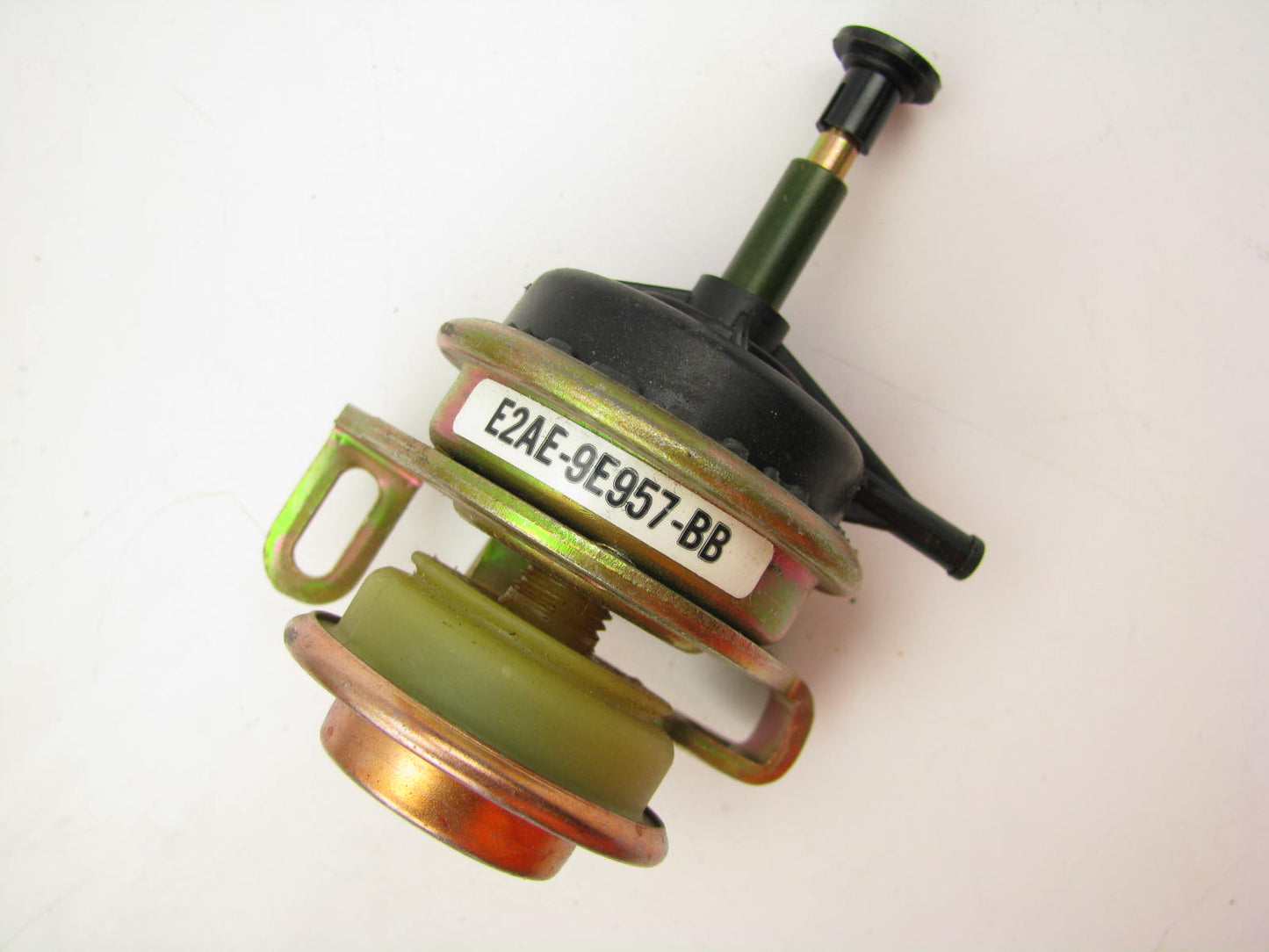 NEW - OUT OF BOX - OEM Ford E2AE-9E957-BB VV Carburetor 2-BBL Idle Dashpot
