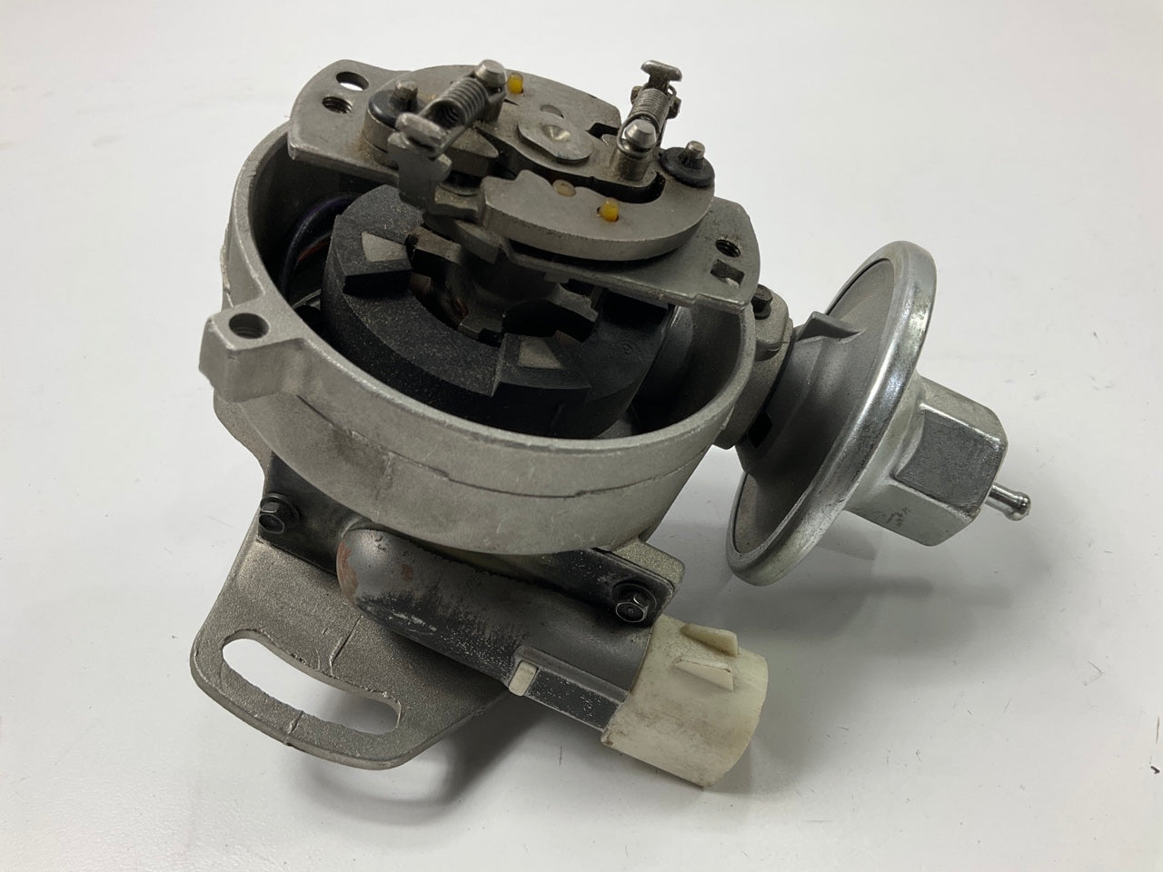 REMAN. OEM Ford E2FZ-12127-E Distributor - 1981-1985 Ford Escort, EXP, Lynx 1.6L