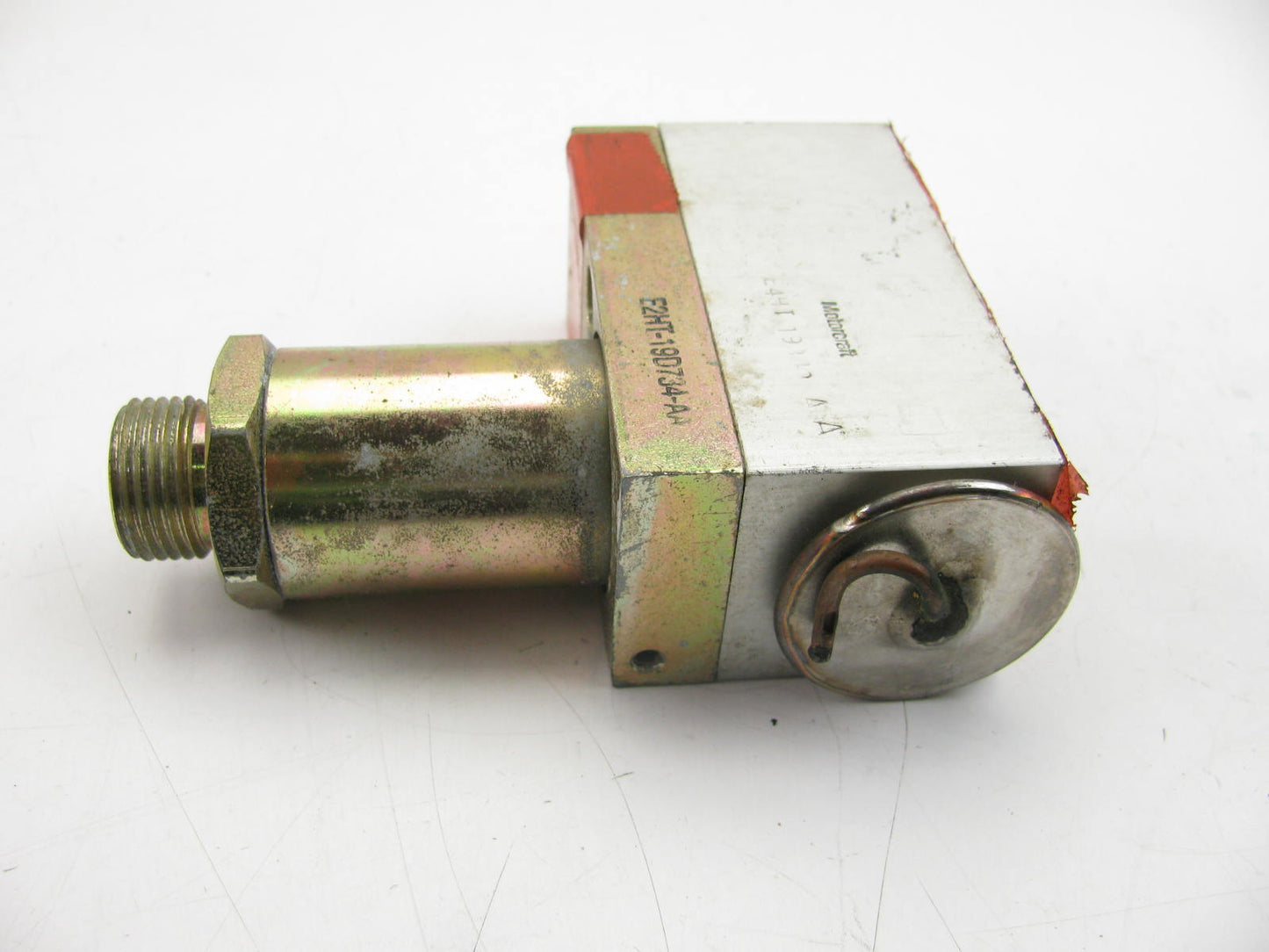 NEW UNBOXED OEM Ford E2HT-19D734-AA A/C Expansion Valve