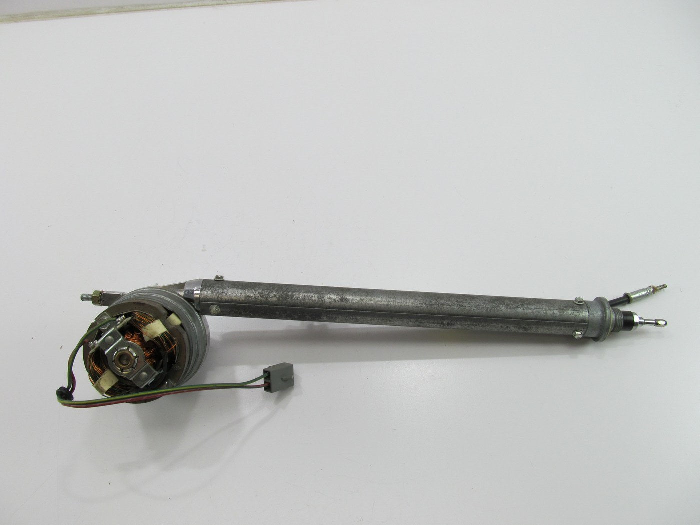 NO MOTOR COVER - NOS - UNBOXED OEM Ford E2VY-18850-A Power Antenna NEW OLD STOCK