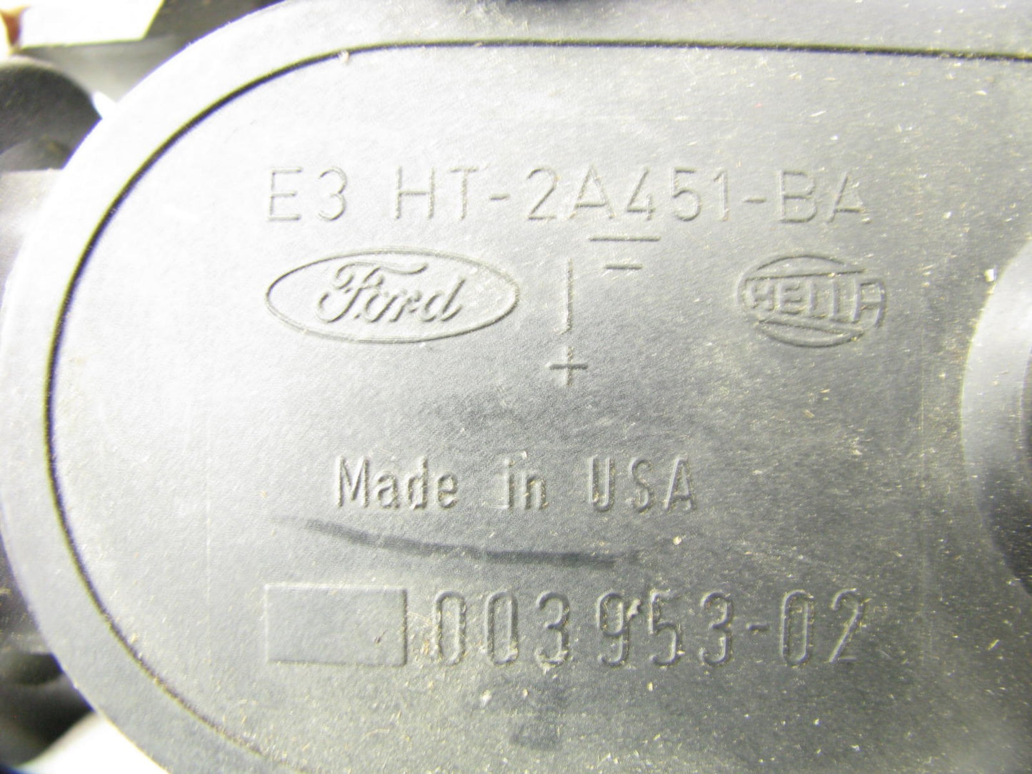NEW - OUT OF BOX  OEM FORD E3HT-2A451-BA BRAKE VACUM PUMP