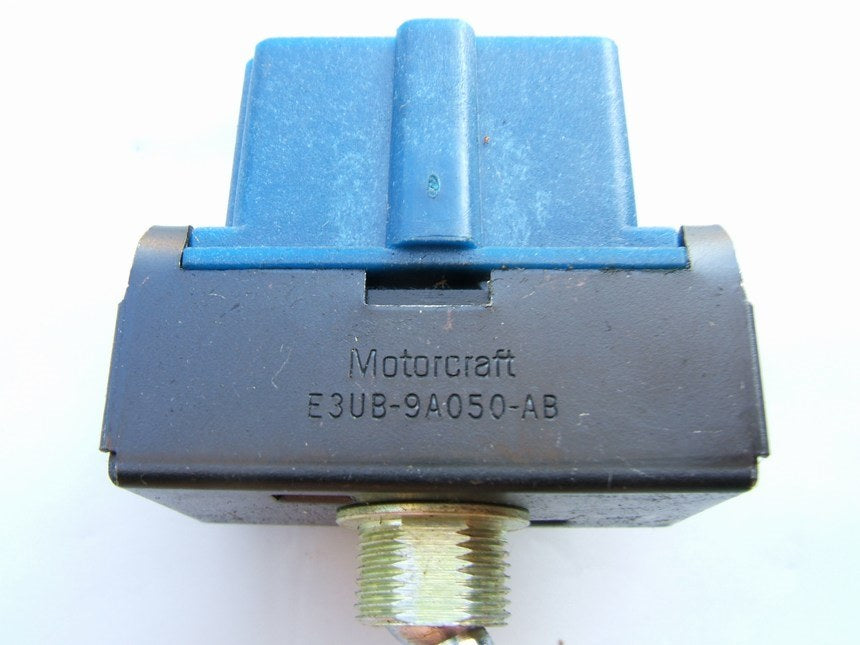 NEW - OUT OF BOX - OEM Ford E3UB-9A050-AB Dual Fuel Gas Tank Select Switch