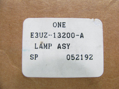 NEW - UNBOXED OEM Ford Front RIGHT Turn Signal Lamp Parking Light E3UZ-13200-A