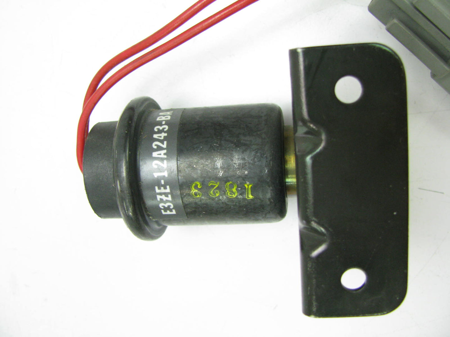 NEW OUT OF BOX E3ZE-12A243-BA MAP Manifold Absolute Pressure Sensor 83 Ford 2.3L