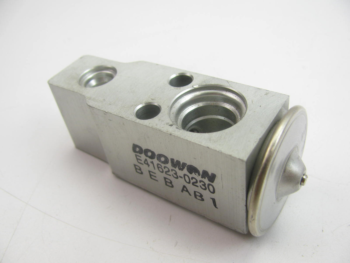 NEW - OUT OF BOX OEM 41623-0230 Front A/C Expansion Valve For 2002-05 Kia Sedona