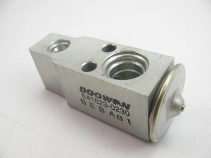 NEW - OUT OF BOX OEM 41623-0230 Front A/C Expansion Valve For 2002-05 Kia Sedona