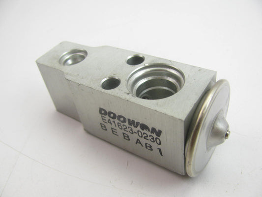 NEW - OUT OF BOX OEM 41623-0230 Front A/C Expansion Valve For 2002-05 Kia Sedona