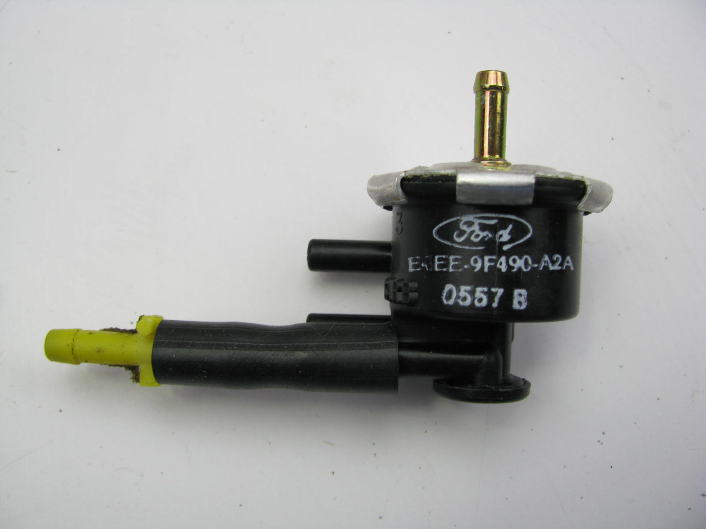 NEW - OUT OF BOX - OEM FORD E4EE-9F490-A2A Emissions Vacuum Regulator Valve
